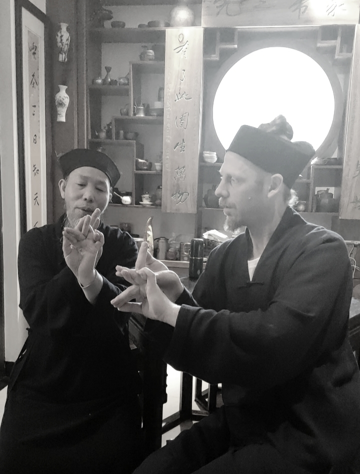 Daoist Hand-Seals “ShouYin” Video-Course